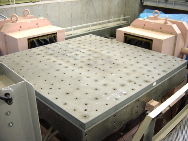 41_3axis-table[1].jpg